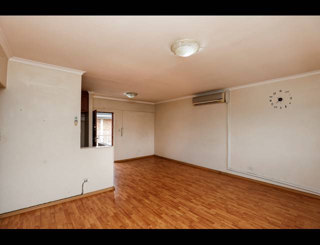 2 BEDROOM FLAT FOR SALE IN OVERPORT